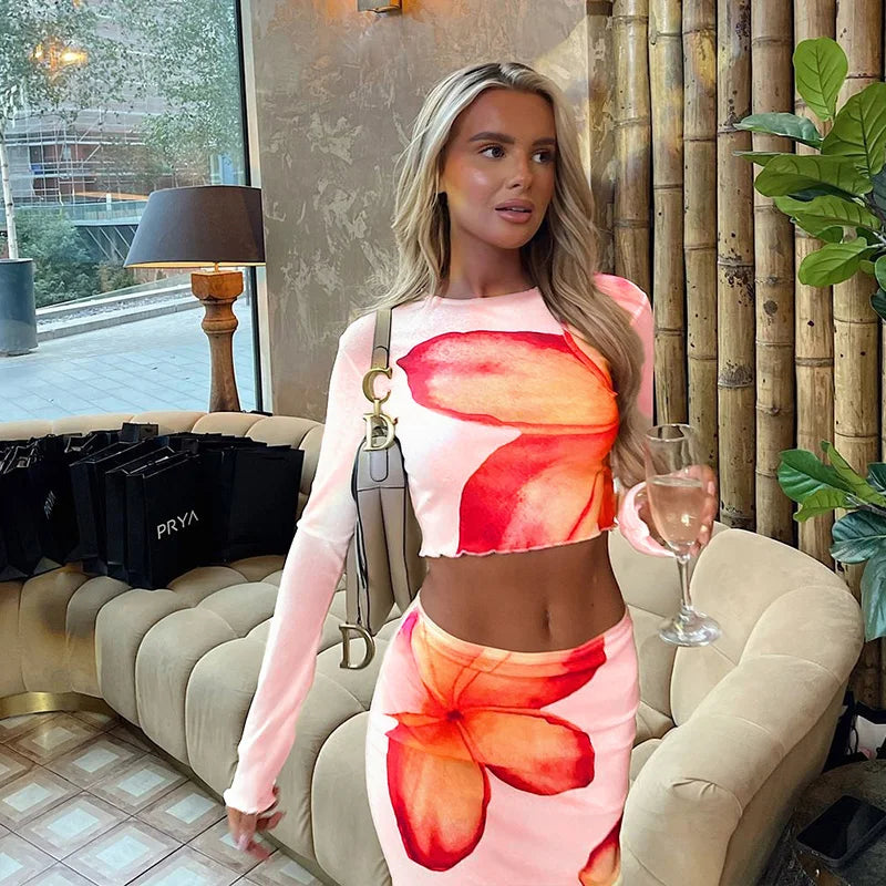 Women Skirt T-shirt 2 Piece New Autumn Winter Fashion Long Sleeves O-Neck Casual Slim Tees Sexy Red Print Skirt Elegant Lady Set